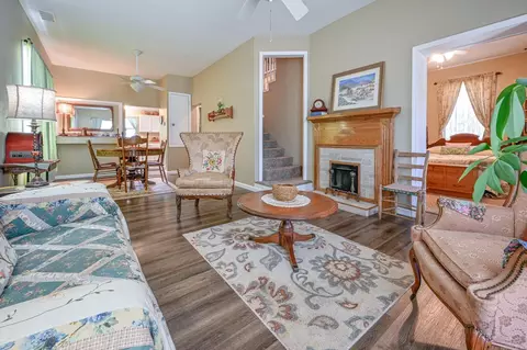 Living - 409 Tenth St, Mena, AR 71953 photo 1 of 3