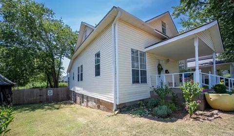 Exterior - 409 Tenth St, Mena, AR 71953 photo 2 of 18