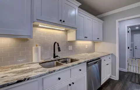 Kitchen - 59 Cimarron Cir, Cabot, AR 72023 photo 5 of 6