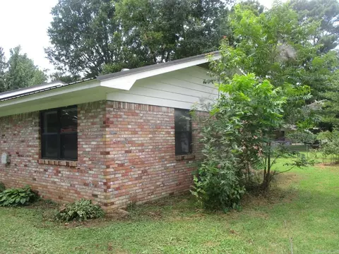 Exterior - 401 N Lemon St, Beebe, AR 72012 photo 3 of 6