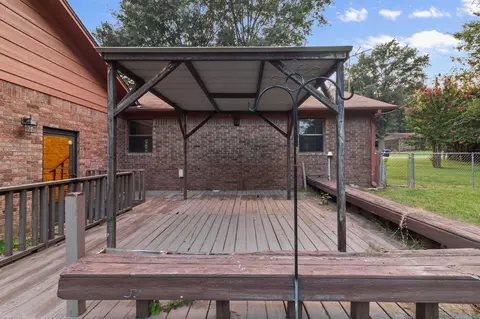Exterior - 2016 Catherine St, Benton, AR 72019 photo 5 of 10