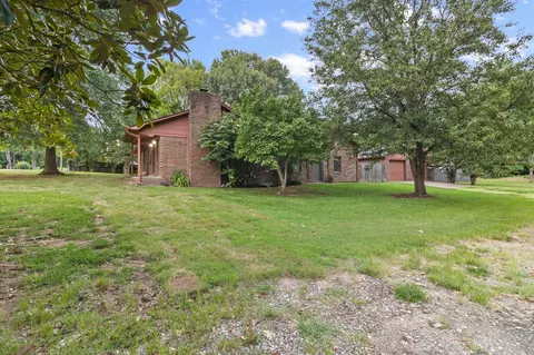 Exterior - 2016 Catherine St, Benton, AR 72019 photo 2 of 10