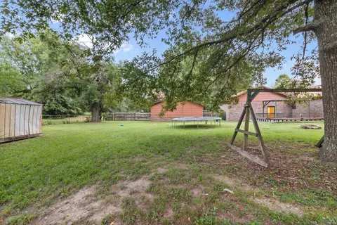 Exterior - 2016 Catherine St, Benton, AR 72019 photo 9 of 10