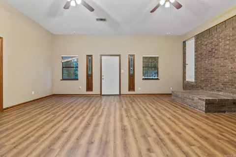 Living - 2016 Catherine St, Benton, AR 72019 photo 8 of 8