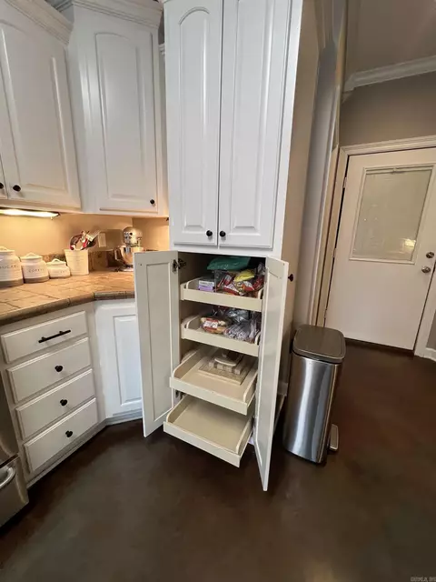 Kitchen - 100 Will Blvd, Searcy, AR 72143 photo 5 of 8