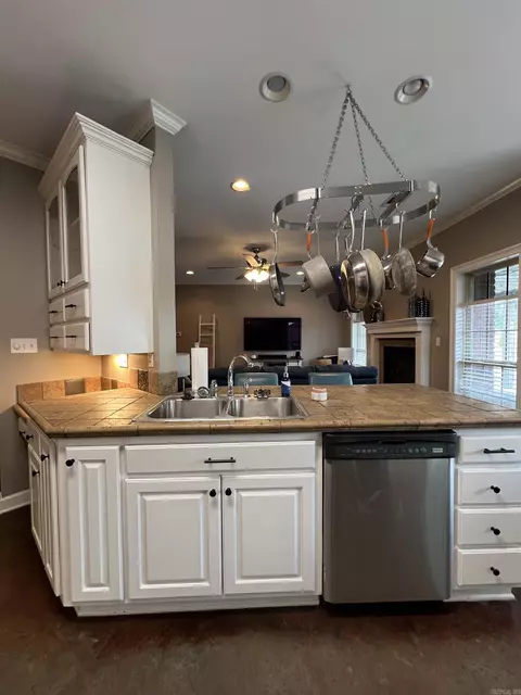 Kitchen - 100 Will Blvd, Searcy, AR 72143 photo 7 of 8