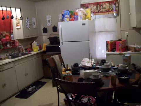 Kitchen - 305 W 26th Ave, Pine Bluff, AR 71603 photo 2 of 2