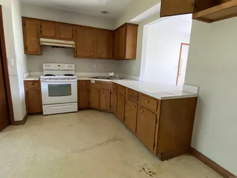 516 S Johnson St, Perry, AR 72125 photo 3