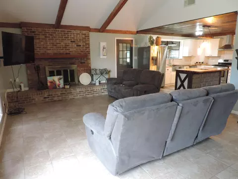 Living - 4000 German Rd, Dumas, AR 71639 photo 2 of 4