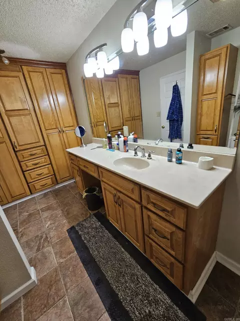 Bath - 3308 Colonel Maynard Rd, Scott, AR 72142 photo 4 of 6