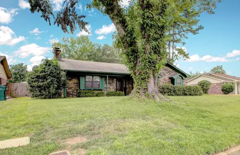 3804 Royal Forest Dr, Pine Bluff, AR 71603 photo 2