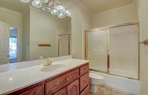 Bath - 3045 Westover Dr, Conway, AR 72032 photo 1 of 5