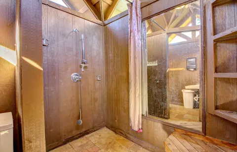 Bath - 3045 Westover Dr, Conway, AR 72032 photo 5 of 5