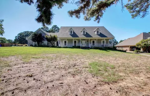 Exterior - 3045 Westover Dr, Conway, AR 72032 photo 2 of 11