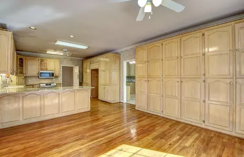 Kitchen - 3045 Westover Dr, Conway, AR 72032 photo 1 of 3