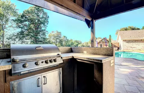 Exterior - 3045 Westover Dr, Conway, AR 72032 photo 9 of 11