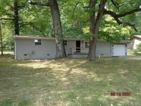 2304 W Lakeview Dr, Benton, AR 72015 photo 1