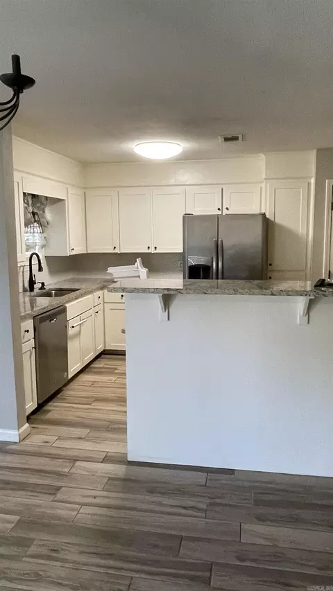 Kitchen - 10 Dee Ln, Conway, AR 72032 photo 5 of 5
