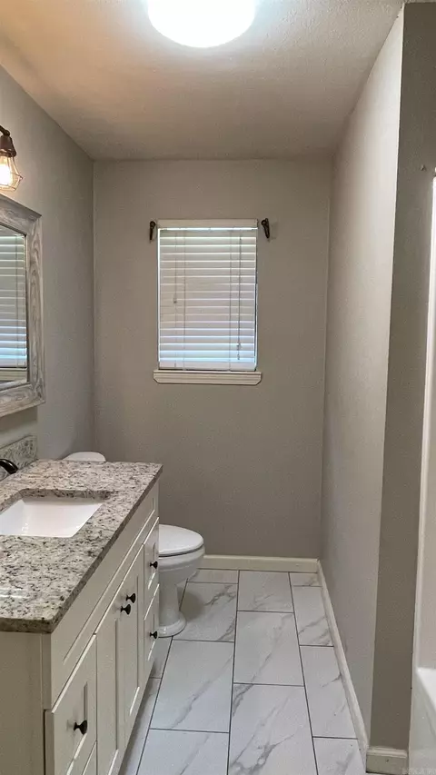 Bath - 10 Dee Ln, Conway, AR 72032 photo 1 of 4