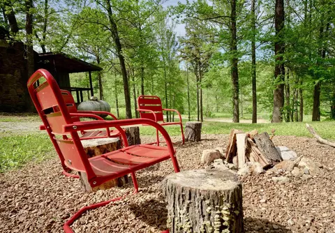 Exterior - 996 Pinewood Ln, Mountain View, AR 72560 photo 6 of 6