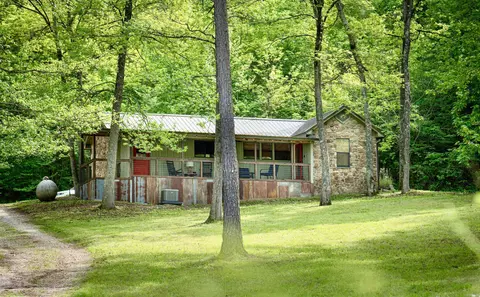 Exterior - 996 Pinewood Ln, Mountain View, AR 72560 photo 1 of 6