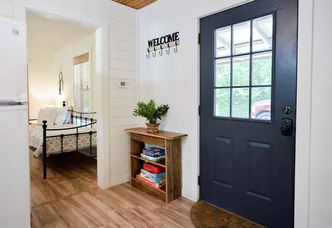 Entry Way - 996 Pinewood Ln, Mountain View, AR 72560 photo 1 of 1