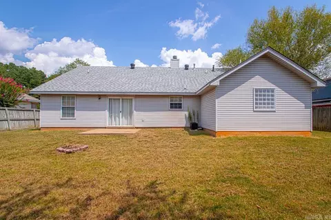 Exterior - 811 St Ives, Benton, AR 72019 photo 4 of 5