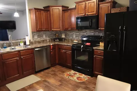 Kitchen - 24 Stonehenge Dr, Cabot, AR 72023 photo 3 of 5