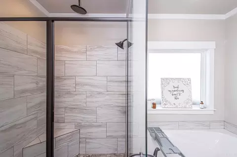 Bath - 704 Jalin Cv, Benton, AR 72019 photo 6 of 9