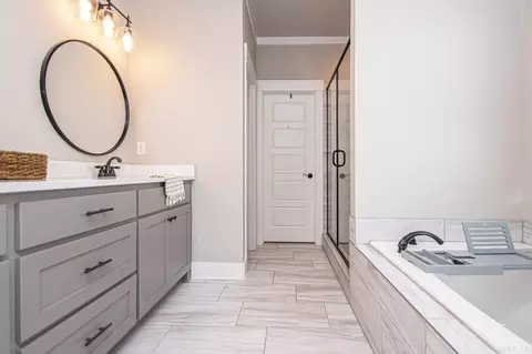 Bath - 704 Jalin Cv, Benton, AR 72019 photo 4 of 9