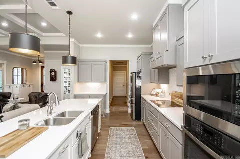 Kitchen - 704 Jalin Cv, Benton, AR 72019 photo 4 of 5
