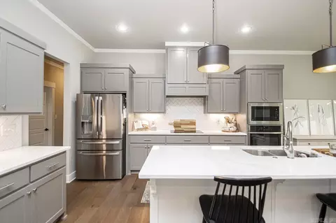 Kitchen - 704 Jalin Cv, Benton, AR 72019 photo 3 of 5
