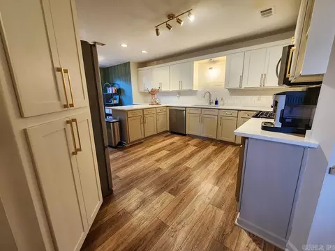 155 Grapevine, Conway, AR 72034 photo 7