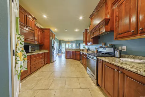 Kitchen - 7 Chamblee Cir, Batesville, AR 72501 photo 2 of 3