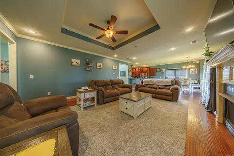 Living - 7 Chamblee Cir, Batesville, AR 72501 photo 2 of 2