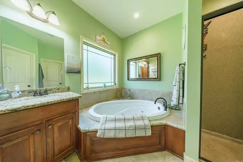 Bath - 7 Chamblee Cir, Batesville, AR 72501 photo 3 of 8
