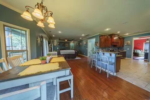 Dining - 7 Chamblee Cir, Batesville, AR 72501 photo 2 of 3