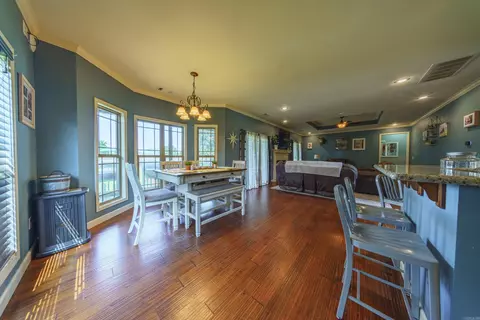 Dining - 7 Chamblee Cir, Batesville, AR 72501 photo 1 of 3