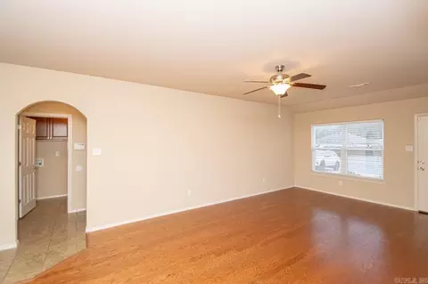 306 Crossing Ct, Bryant, AR 72022 photo 8
