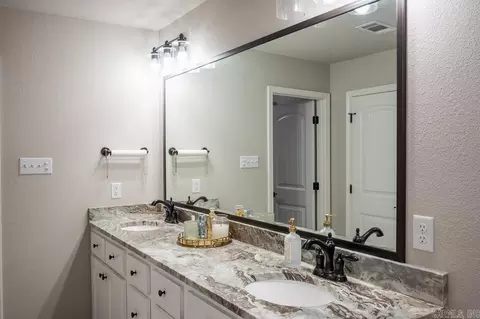 Bath - 71 Cimarron Cir, Cabot, AR 72023 photo 4 of 5