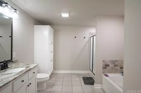 Bath - 71 Cimarron Cir, Cabot, AR 72023 photo 2 of 5
