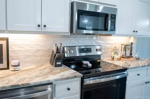 Kitchen - 71 Cimarron Cir, Cabot, AR 72023 photo 5 of 7