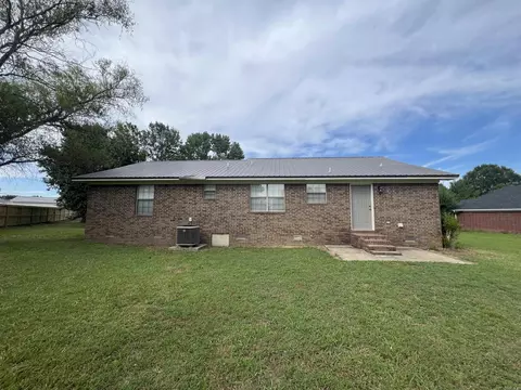 Exterior - 1811 Applewood Cv, Beebe, AR 72012 photo 3 of 8