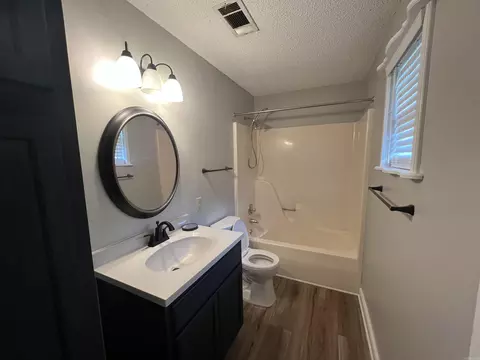 Bath - 1811 Applewood Cv, Beebe, AR 72012 photo 2 of 2