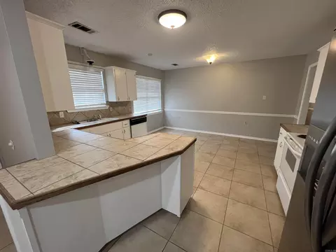 Kitchen - 1811 Applewood Cv, Beebe, AR 72012 photo 4 of 6