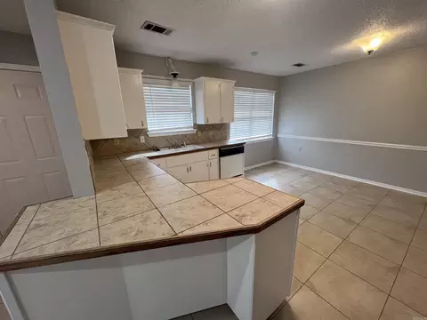 Kitchen - 1811 Applewood Cv, Beebe, AR 72012 photo 6 of 6