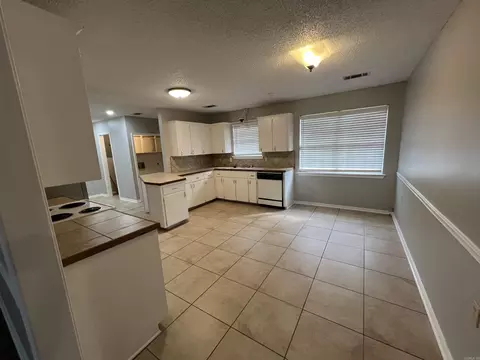 Kitchen - 1811 Applewood Cv, Beebe, AR 72012 photo 1 of 6