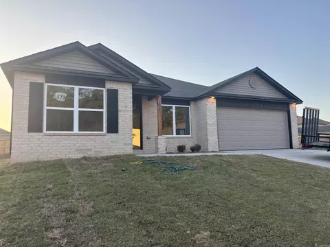 1303 Meadows Dr, Benton, AR 72019 photo 1