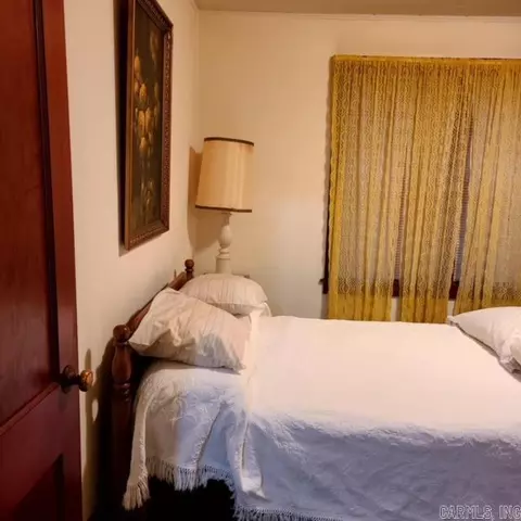 Bedroom - 926 E Mill St, Malvern, AR 72104 photo 1 of 4