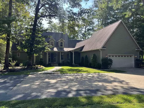 190 Peregrine Dr, Pine Bluff, AR 71603